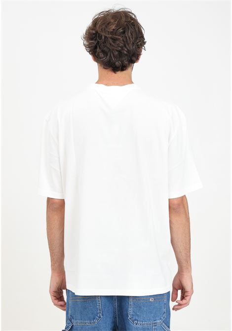 T-shirt manica corta bianca da uomo con maxi stampa bandiera TOMMY JEANS | DM0DM18547YBHYBH
